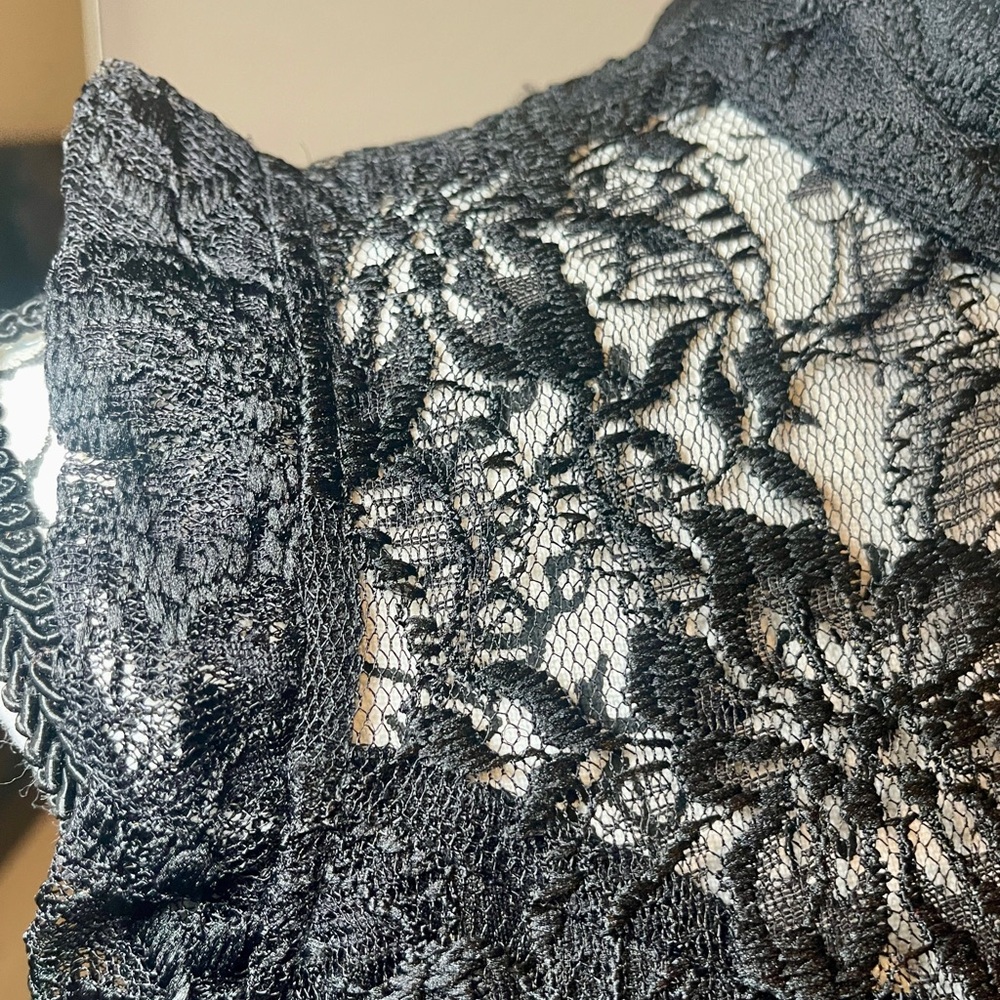 Shannon Ford New York Black Lace Sleeveless Blouse – Size L - Picture 5 of 11